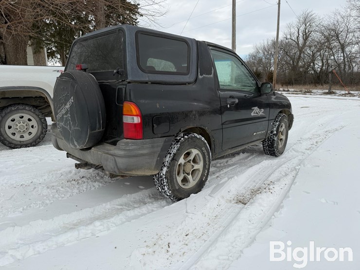 2003-chevrolet-tracker-image-5