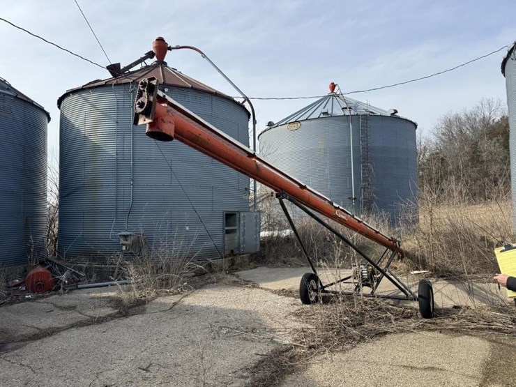 brandi-6"x40'-+/--auger-on-transport-image-1
