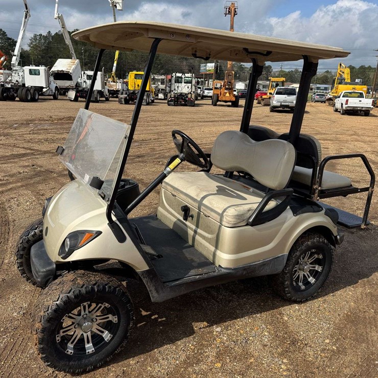 2012 Yamaha YDRAX2 Gas Powered 4 Seat Golf Cart
