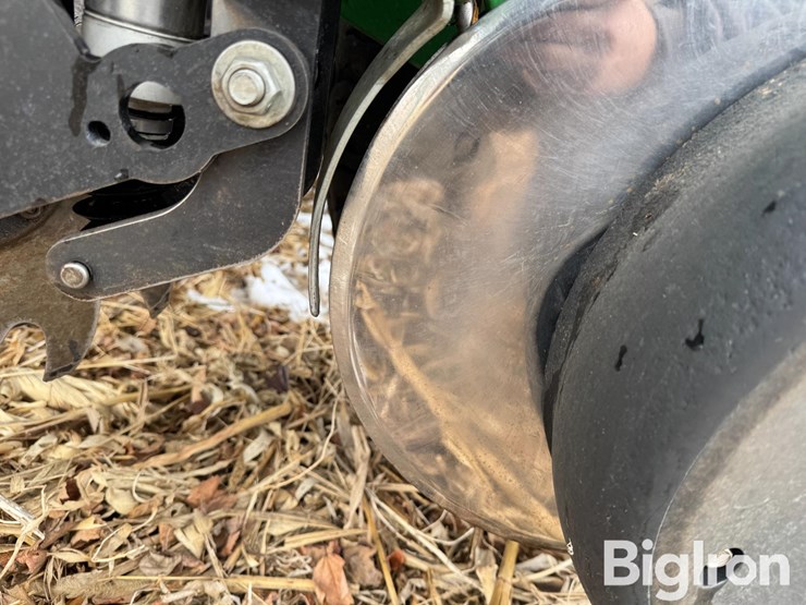 2015-john-deere-1775-image-17