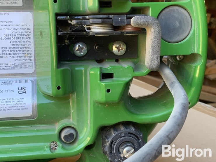 2023-john-deere-7000-image-12