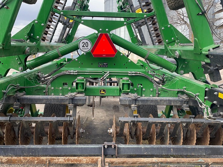 2022-john-deere-2660vt-image-9