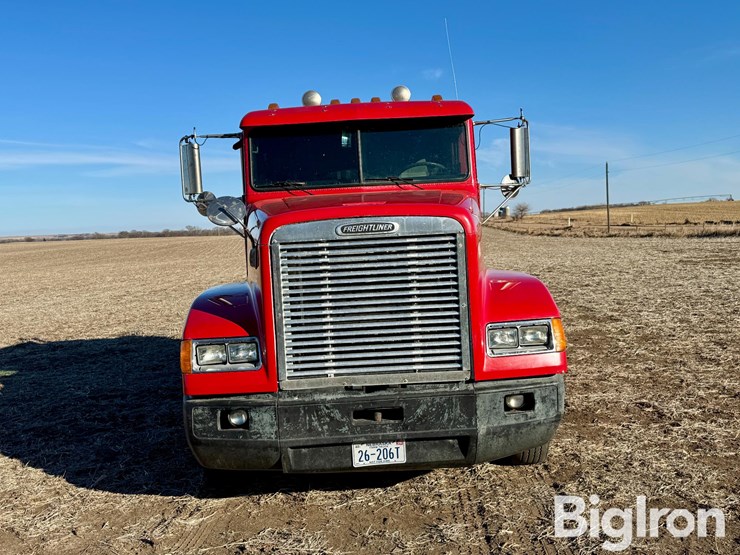 1997-freightliner-fld120-image-2