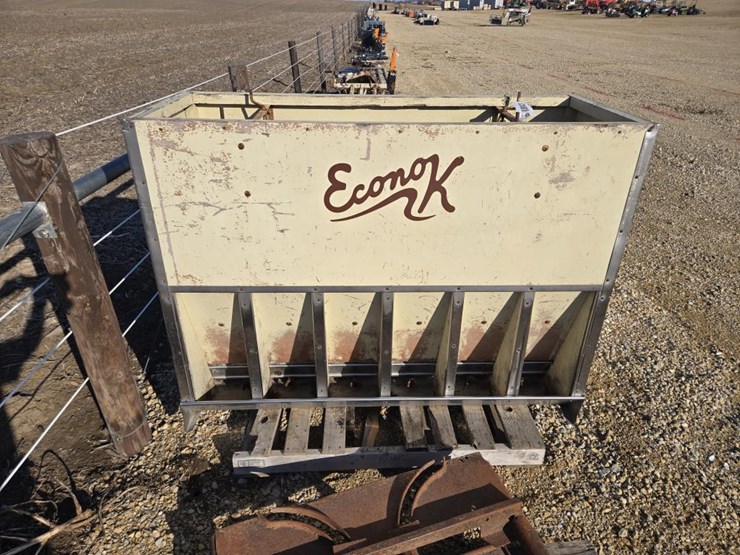 #8043-•-econo-k-hog-feeder-image-1