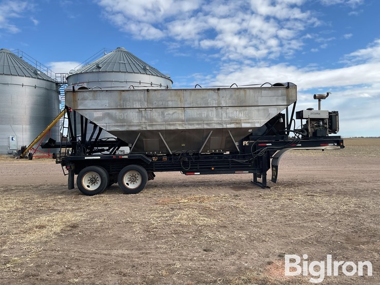 2001-magnolia-trailer-image-4