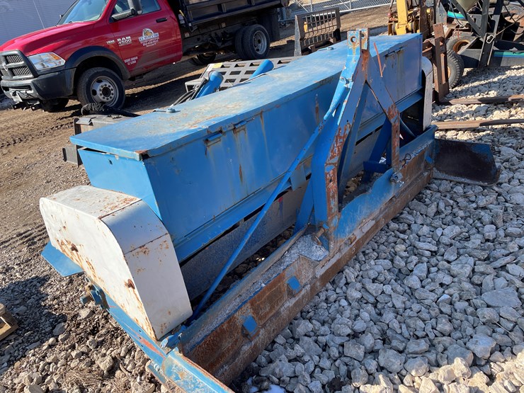 #6094-•-3-point-sod-seeder-attachment-image-2