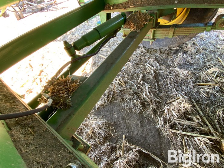 2016-john-deere-l340-image-12