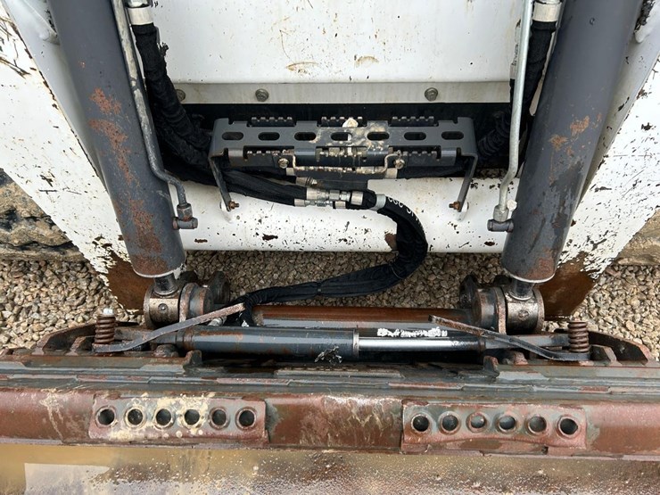 2022-bobcat-t870-image-10