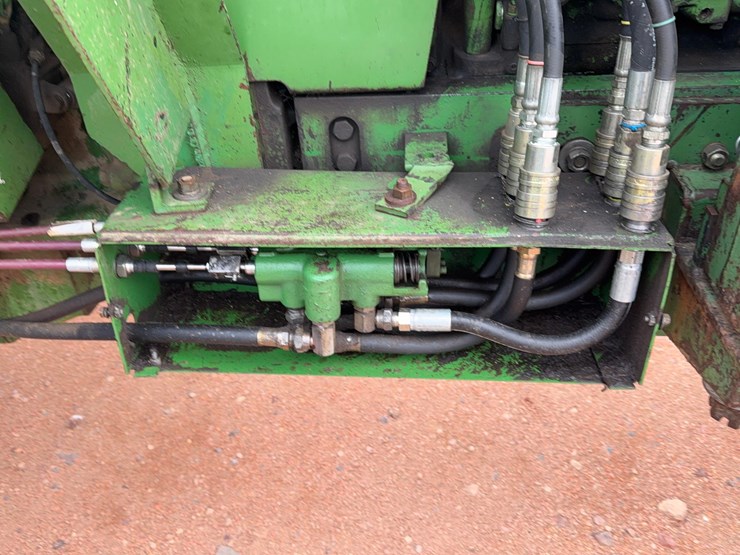 john-deere-4520-image-10