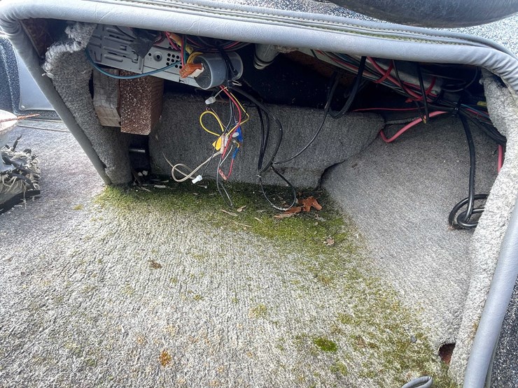 #1436-•-1992-glasstream-145-deluxe-14'-boat-(no-title)-(of)-image-10