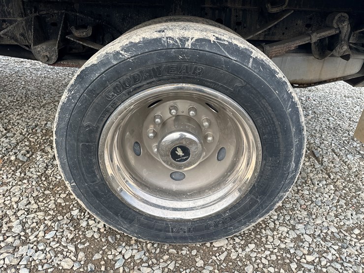 2005-ford-f550-image-57