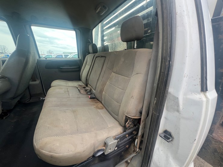 ford-f350-xlt-image-26