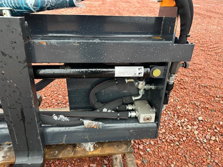 #453-•-lot-453-image-8