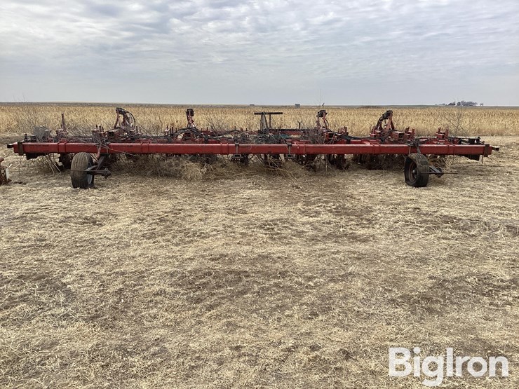 shop-built/case-12r30-strip-till-bar-image-2