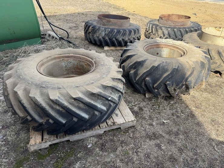 good-year-23.1-26-tires-&-rims-image-1