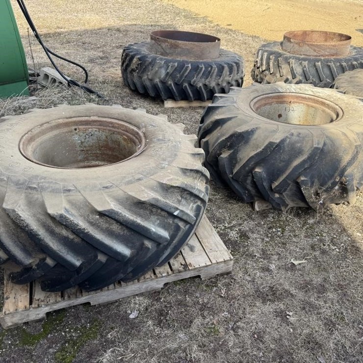 Good Year 23.1-26 tires & rims