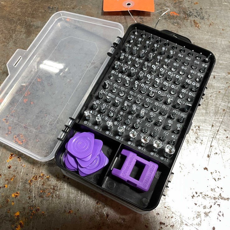 #2324 • New 115 Piece Screwdriver Set (CW)