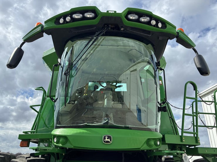 2013-john-deere-s680-image-13