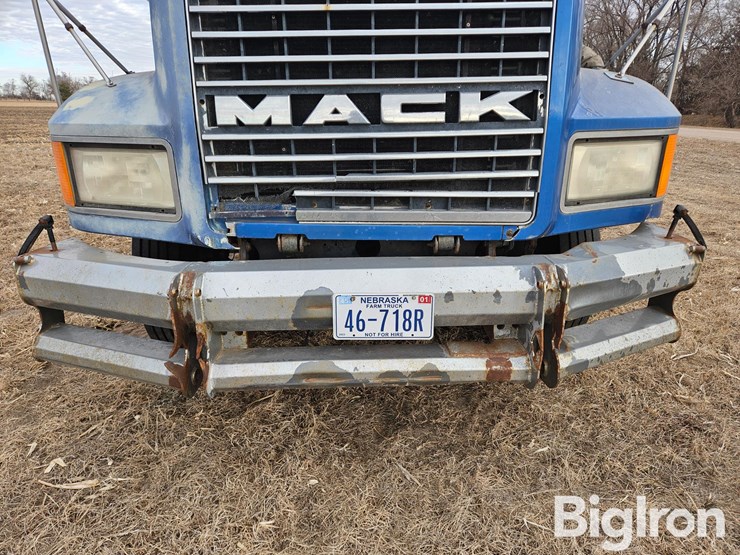 2000-mack-ch613-image-15