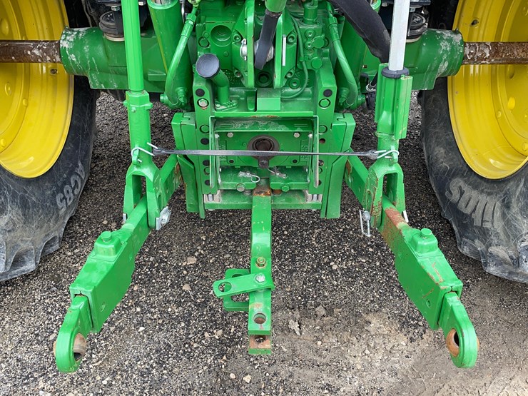 2020-john-deere-6110m-image-11