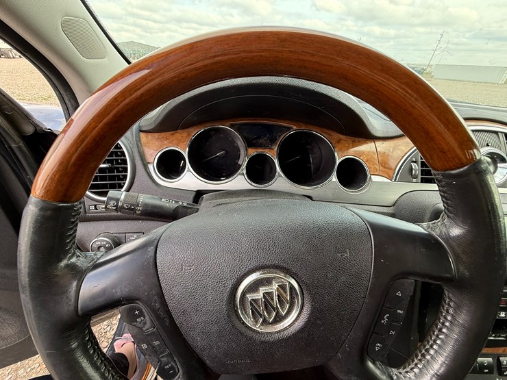 2012-buick-enclave-image-34