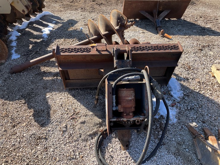 #6086-•-lowe-1200f-universal-mount-auger-with-bits-image-1