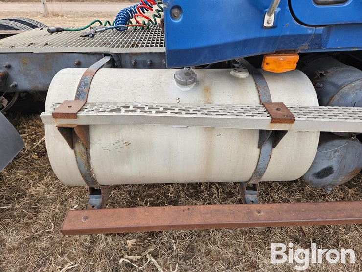 2000-mack-ch613-image-18