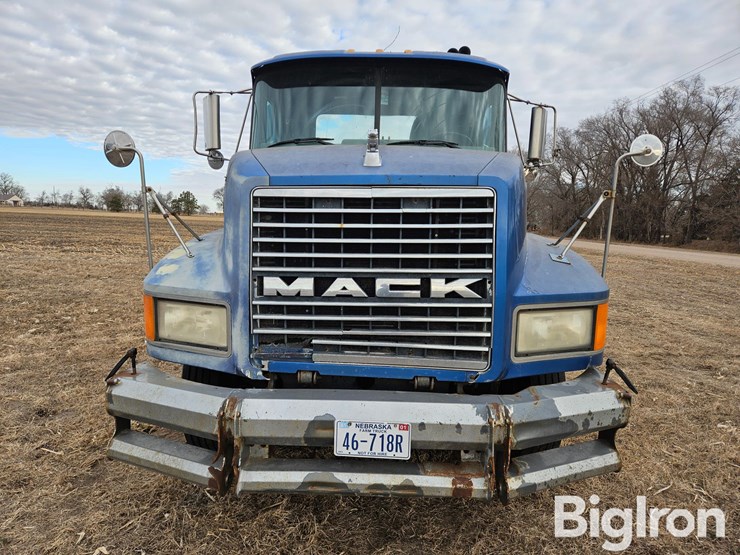 2000-mack-ch613-image-2