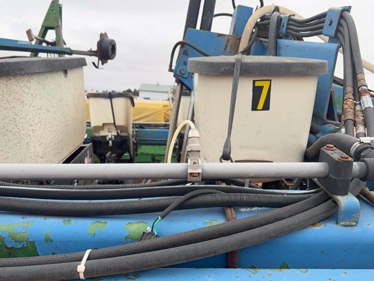 kinze-corn-planter-image-15