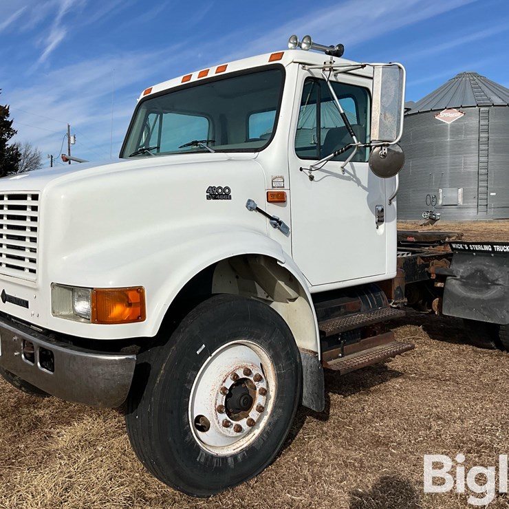 1997 INTERNATIONAL 4900
