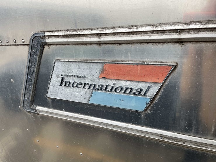 #1435-•-1978-airstream-land-yacht-31'---fully-remodeled,-road-ready-(has-wi-title)-(of)-image-140