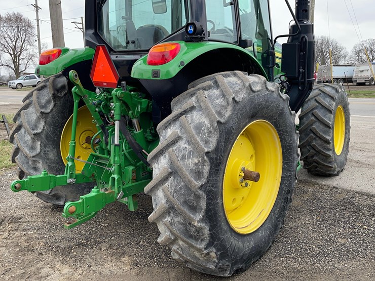 2020-john-deere-6110m-image-13