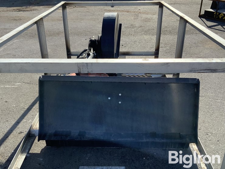 2025-massey-ferguson-730-image-6