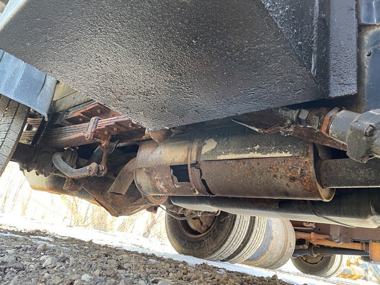 2003-chevrolet-3500-image-18