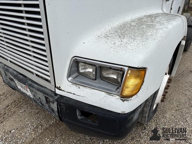 1996-freightliner-fld112-image-14