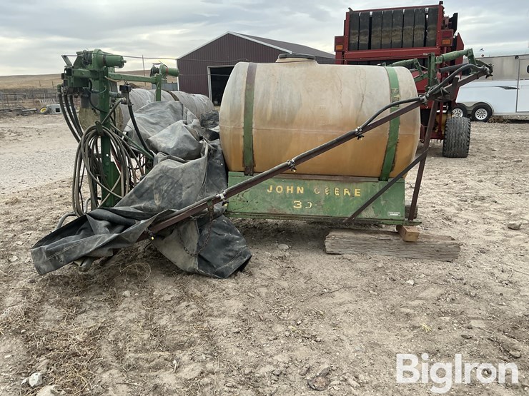 john-deere-335-image-4