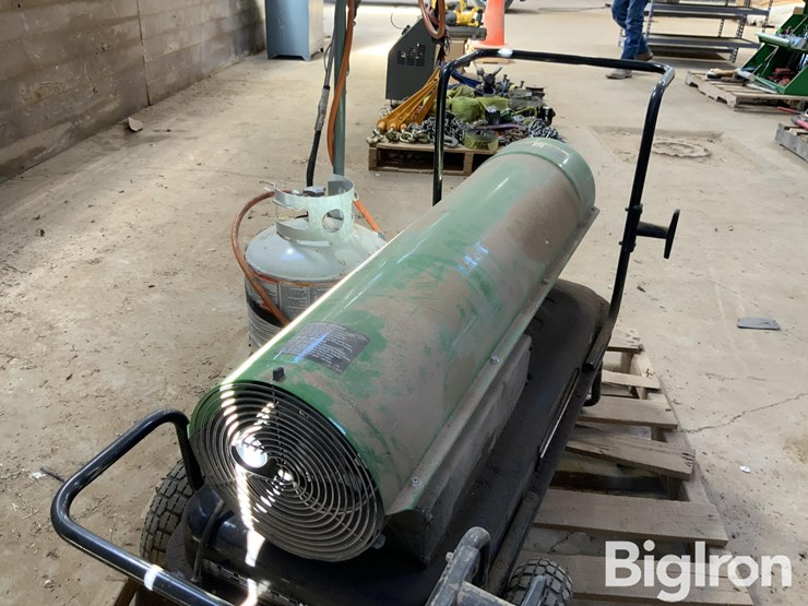 john-deere-ac215-heater-image-2