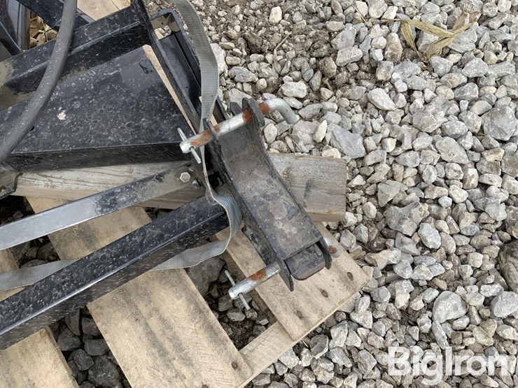 western-impact-6’-v-utv-snow-blade-image-10