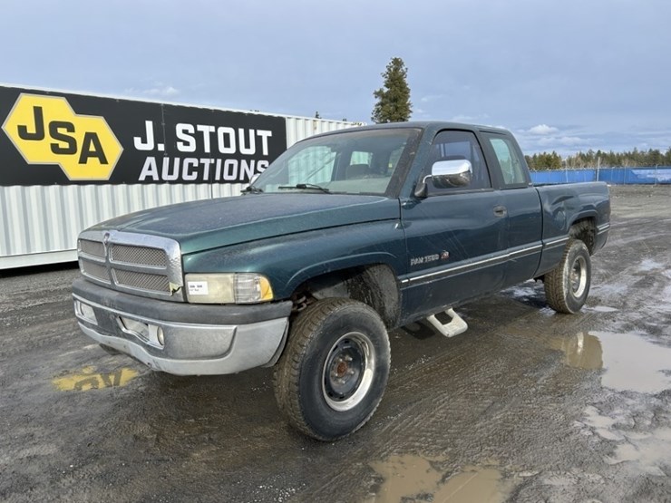 1996-dodge-ram-1500-image-1