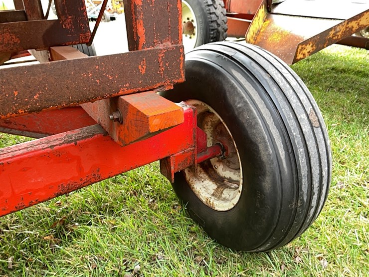 tag-#110,-200-bu-hopper-wagon-image-13