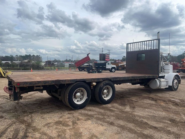 1994-peterbilt-378-image-3