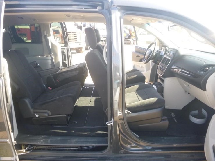 2012-dodge-grand-caravan-image-9