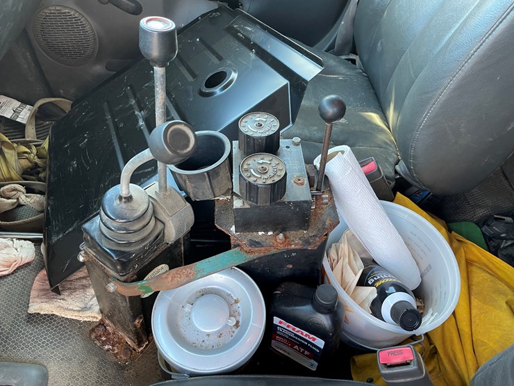 2003-chevrolet-3500-image-39