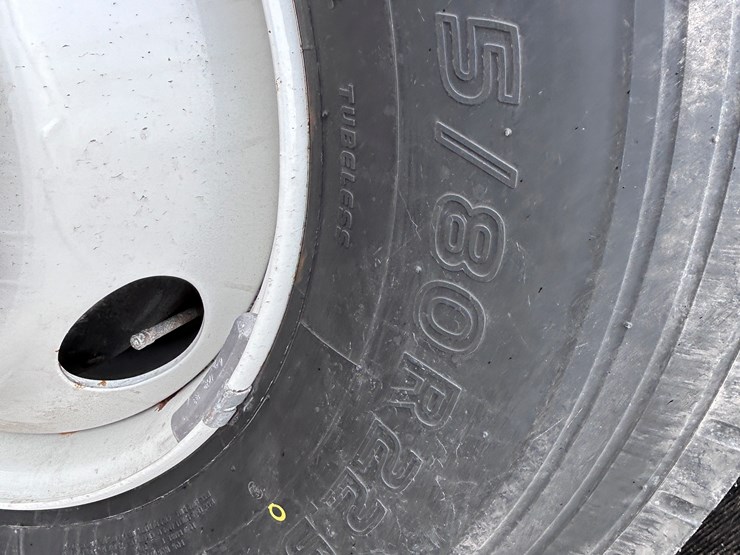 international-7400-image-64