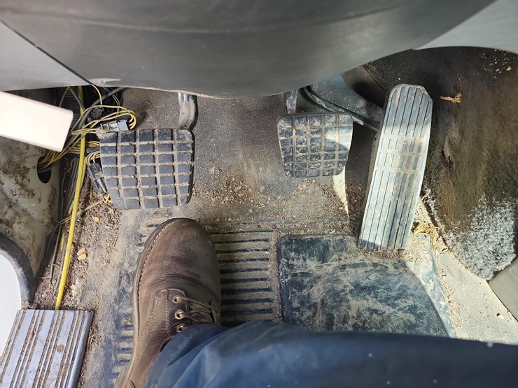 tag-#285,-freightliner-semi-image-25