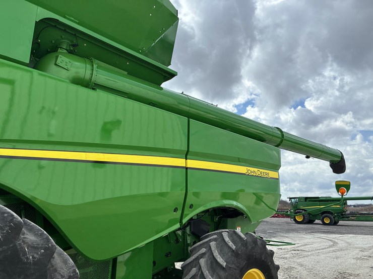 2013-john-deere-s680-image-22