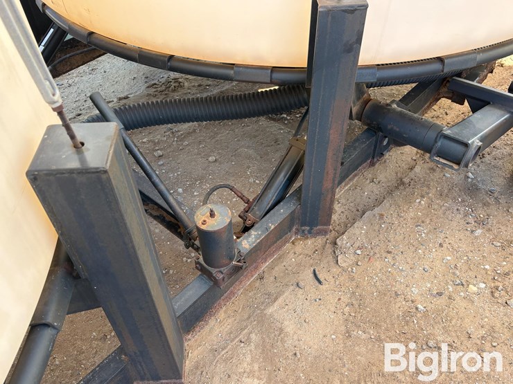 wylie-9000-gallon-triple-cone-nurse-tank-trailer-image-11