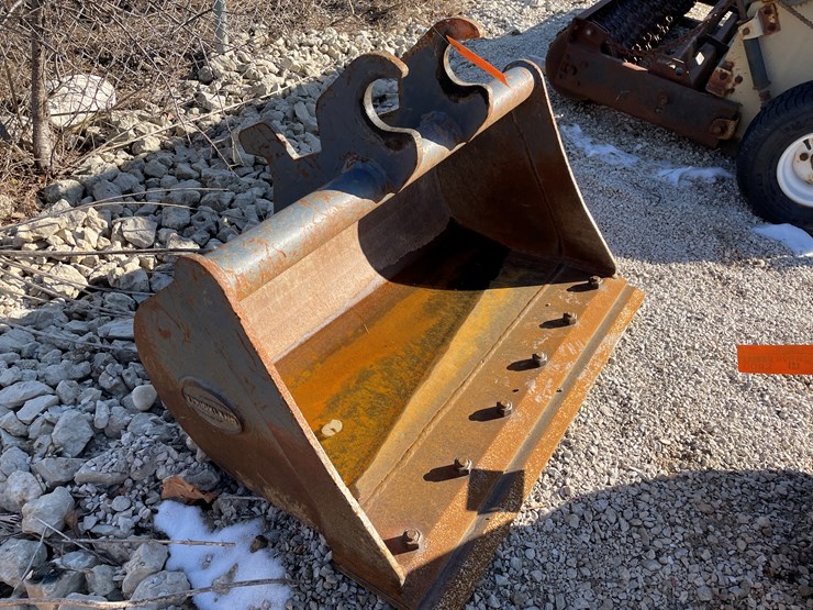 #6082-•-strickland-36"-smooth-edge-bucket-image-2