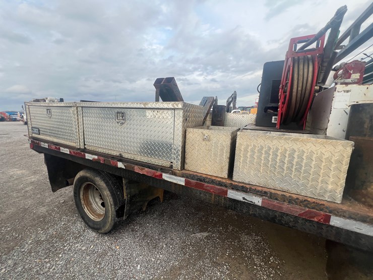 ford-f350-xlt-image-21