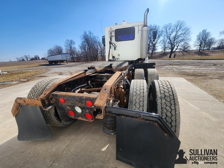 2003-freightliner-columbia-120-image-6